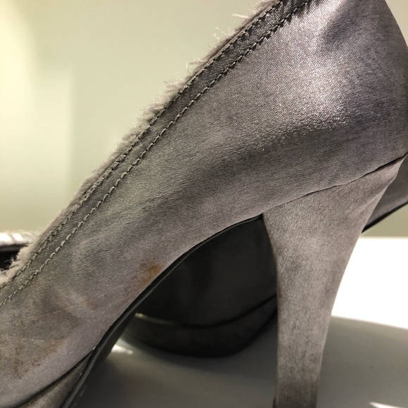 Metallic, gray satin heels 👠 - Picture 4 of 9